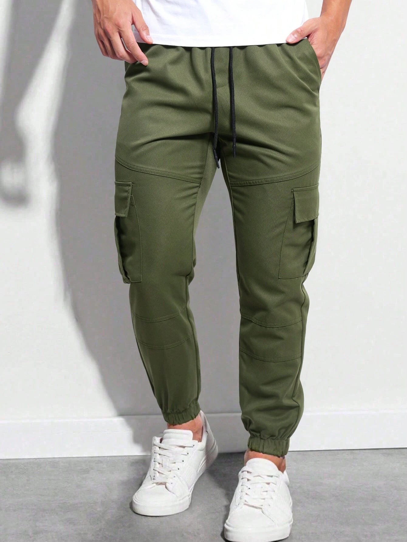 Manfinity EMRG Men Flap Pocket Drawstring Waist Cargo Pants