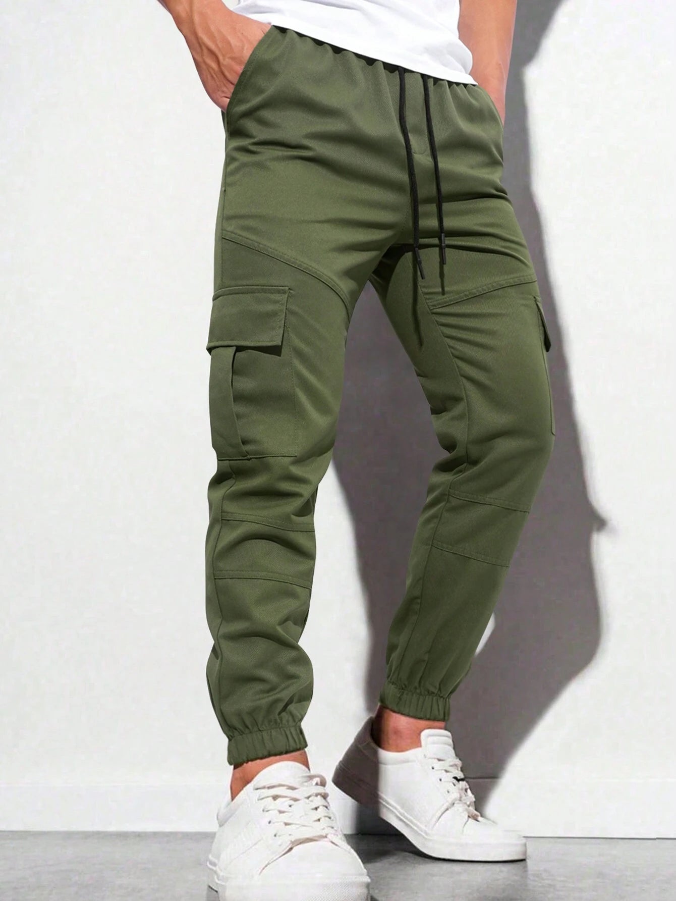 Manfinity EMRG Men Flap Pocket Drawstring Waist Cargo Pants